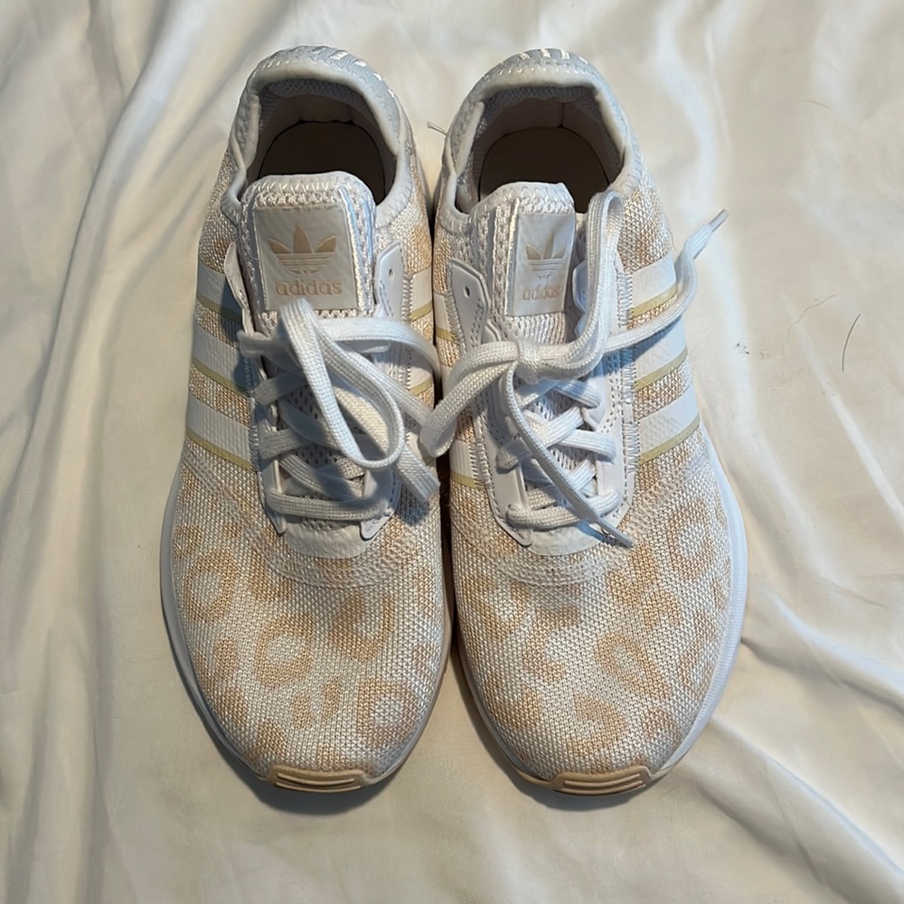 Adidas Leopard Swift Run x